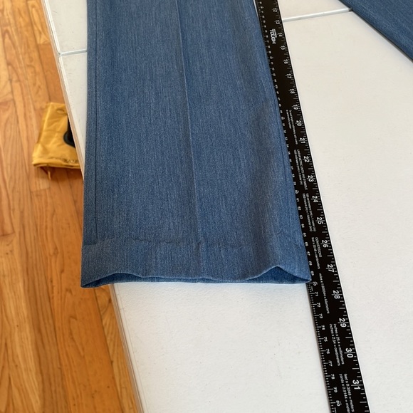 Tahari size 8 -10 high waist ,wide leg flat zip front trouser style pants - Picture 7 of 12